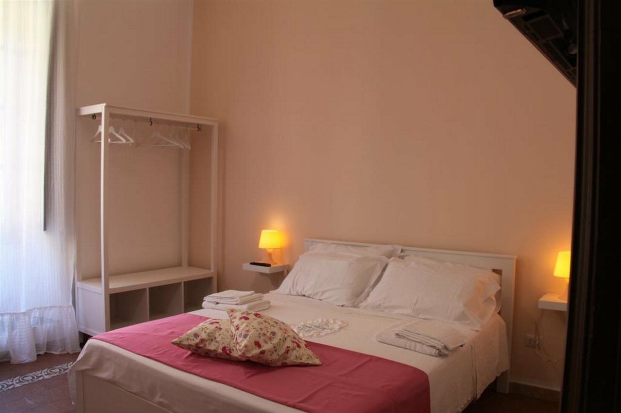 B&B Le Porte Di Napoli Exterior foto